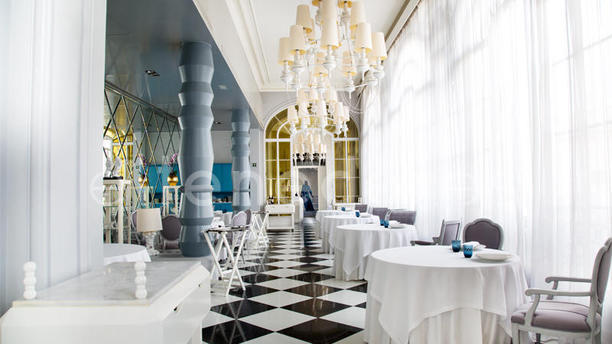 Alice WonderLuck betting game